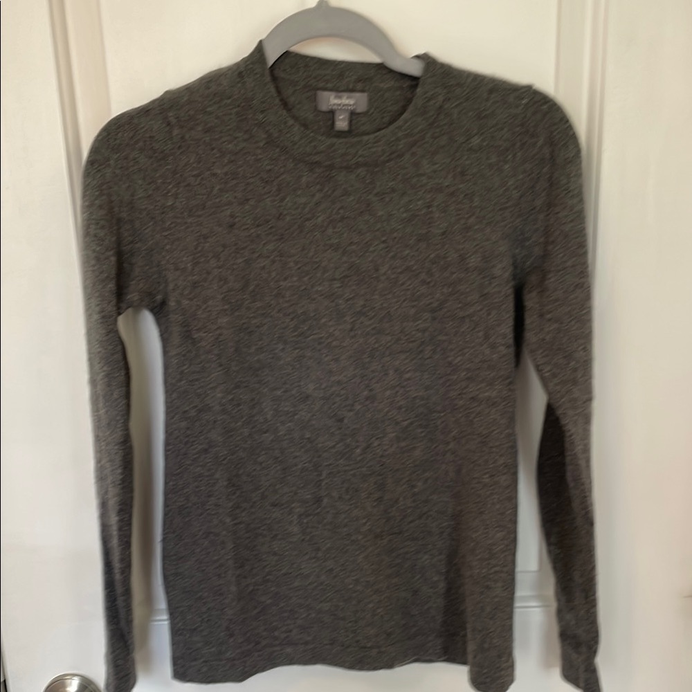 100% cashmere crewneck